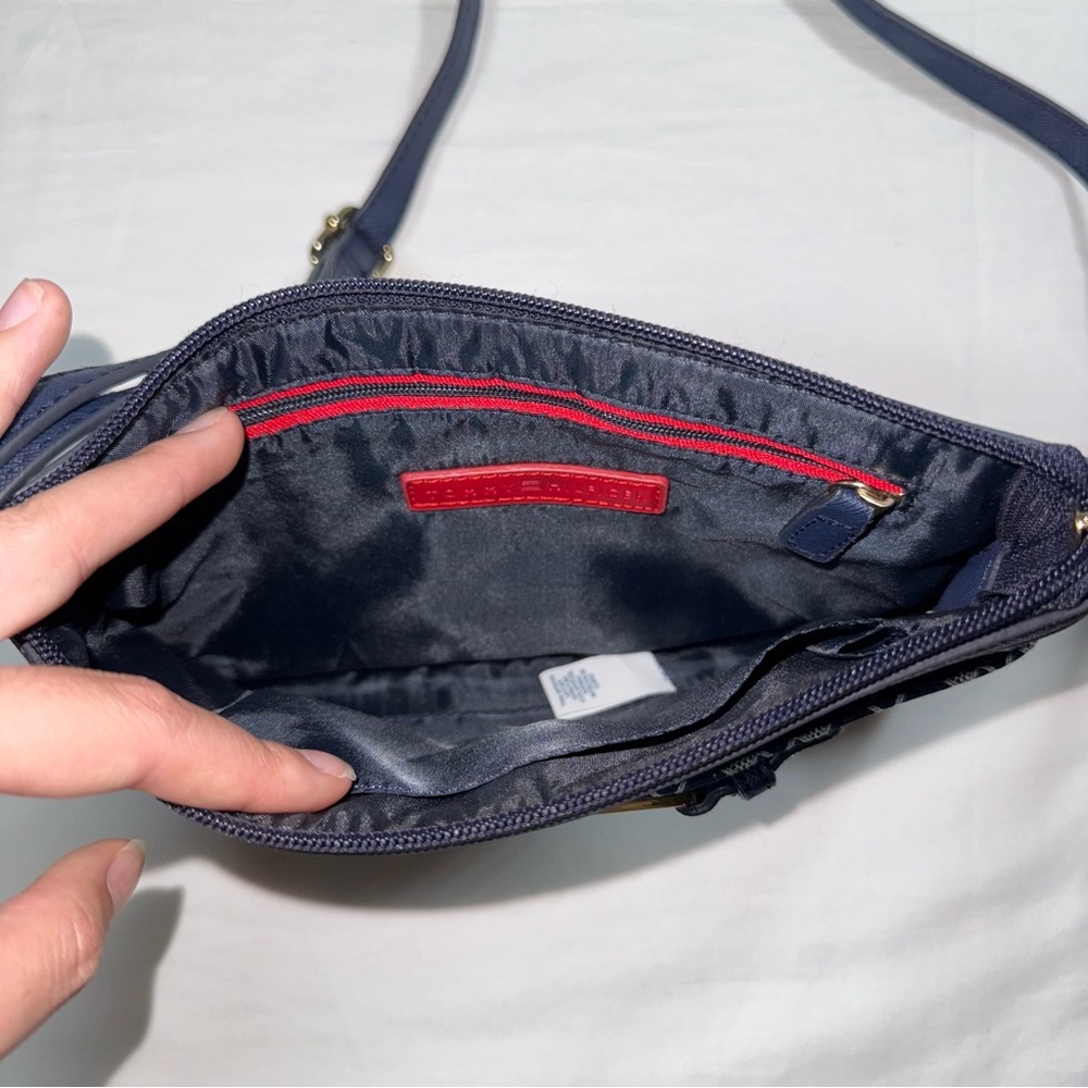 Tommy Hilfiger Navy Monogram Jacquard Crossbody Bag Gold Logo Adjustable Strap - Picture 4 of 6